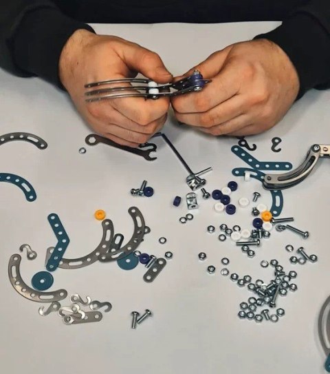 Zestaw konstrukcyjny Mały Konstruktor Dinozaury Velociraptor Alexander