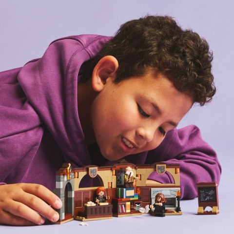 Klocki Harry Potter 76442 Zamek Hogwart: Zajęcia z zaklęć i uroków LEGO