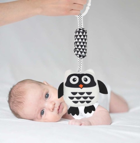 Grzechotka zawieszka sensoryczna kontrastowa sowa Kik Sp. z o. o. Sp. k.