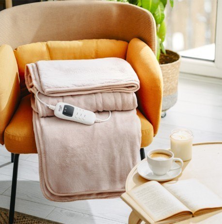 Super miękki koc elektryczny nakładany z pilotem AD 7443 Adler