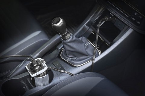 Przetwornica samochodowa max 280W 12V/240V YENKEE