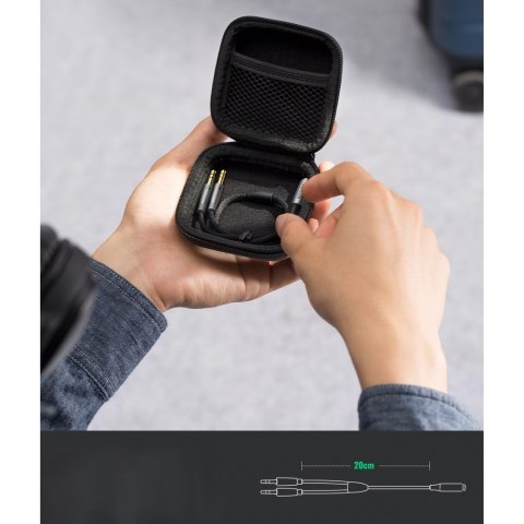 Rozdzielacz kabla AUX 3.5 mm żeński do słuchawek i mikrofonu męski 20cm czarny UGREEN